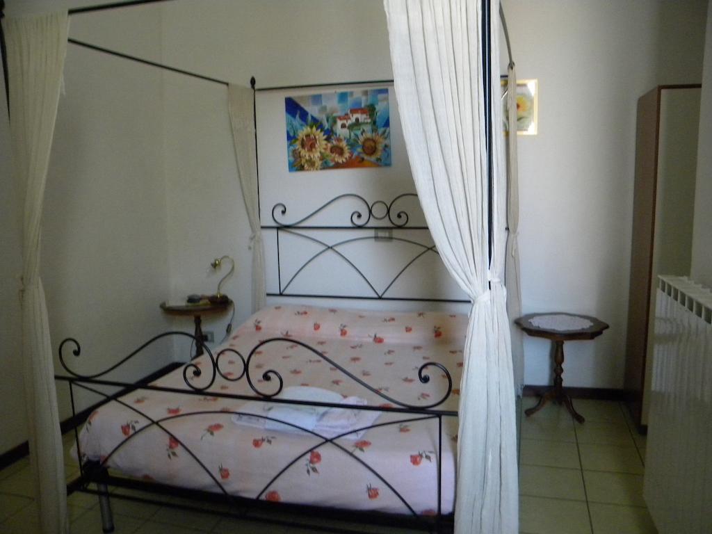 Le Petit Fleur Ξενοδοχείο Bareggio Δωμάτιο φωτογραφία